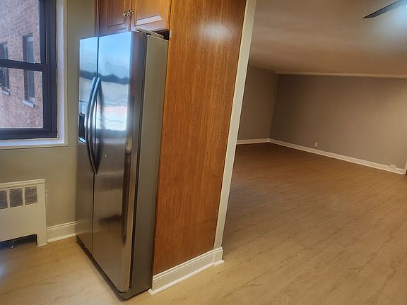 5th image of 208 Anderson St #3G