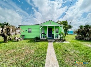 28 N Blackburn Ave, Port Lavaca, TX 77979