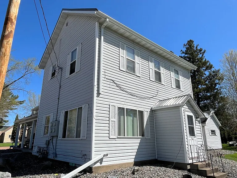 200 E Division St — Photo 12
