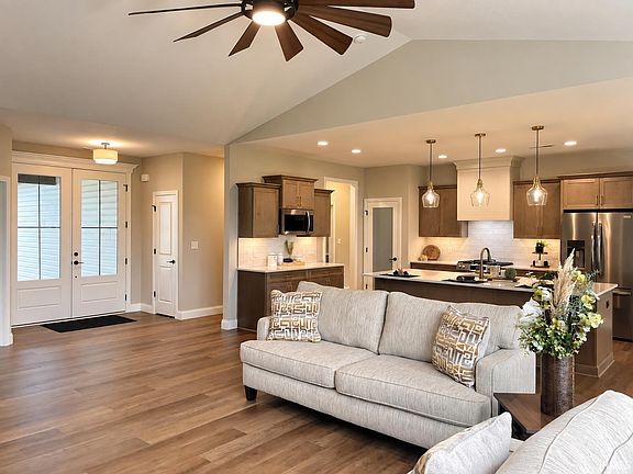 2nd image of 905 Ravenstone Dr