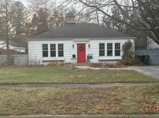 1550 Greenleaf Ave, Lake Forest, IL 60045