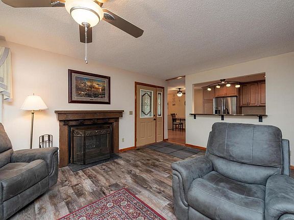 4th image of 270 Cambria Ct
