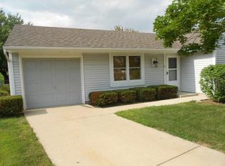 928 Shady Ln, Aurora, IL 60506