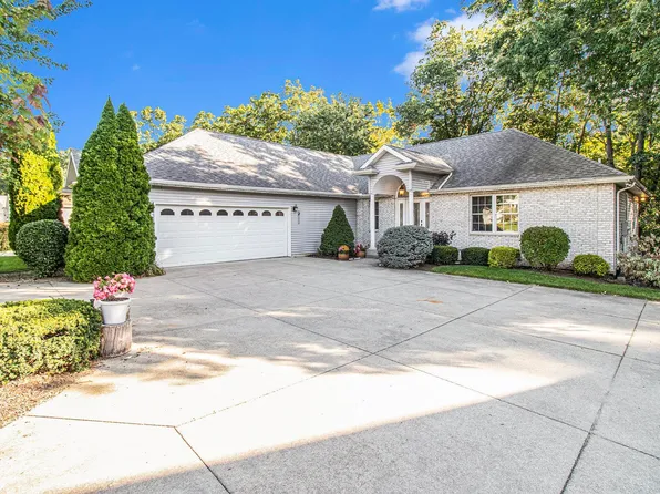 55384 Falling Water Dr, Elkhart, IN 46514