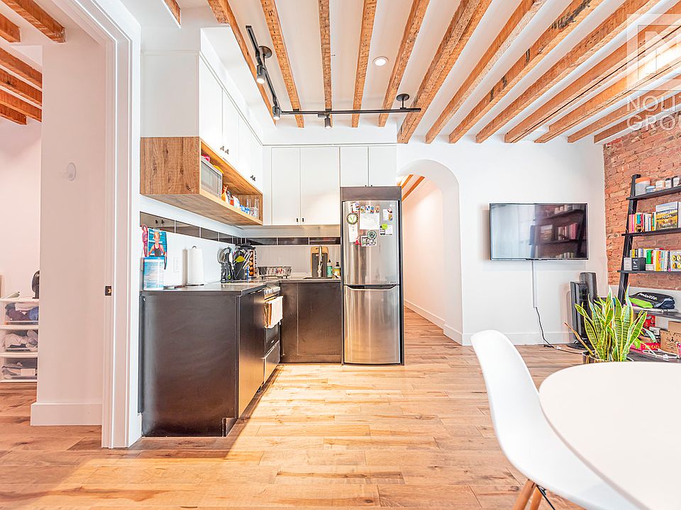 1st image of 152 W 49th St #4ES