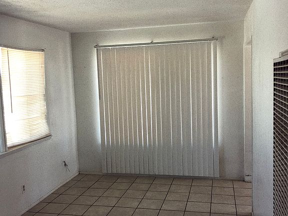 3rd image of 6560 Tamarisk Ave #A
