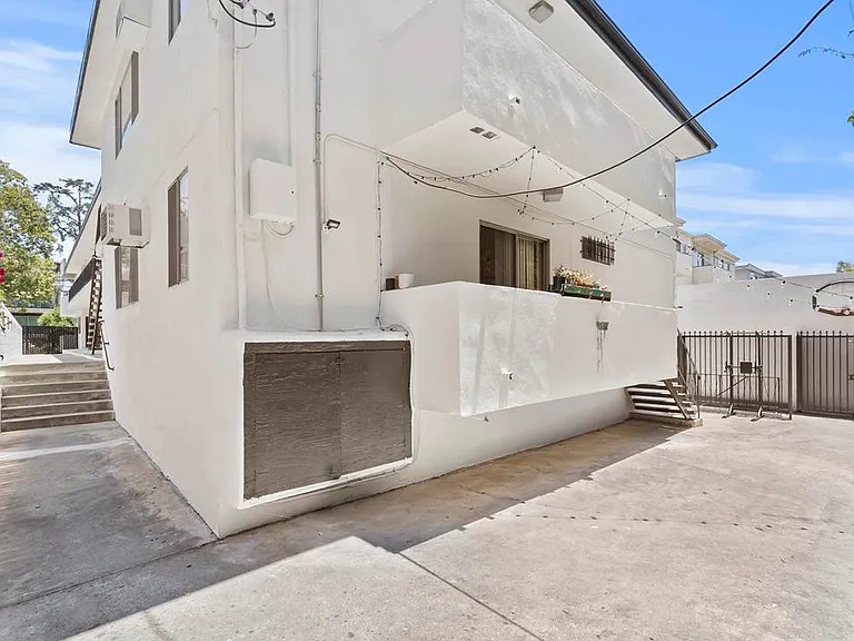 739 N Sweetzer Ave #7 — Photo 6