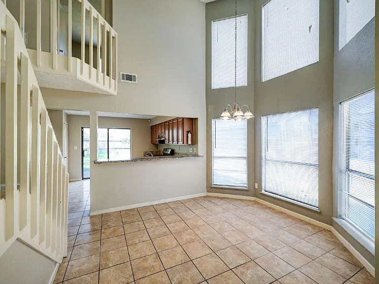 10731 Staghill Dr — Photo 3