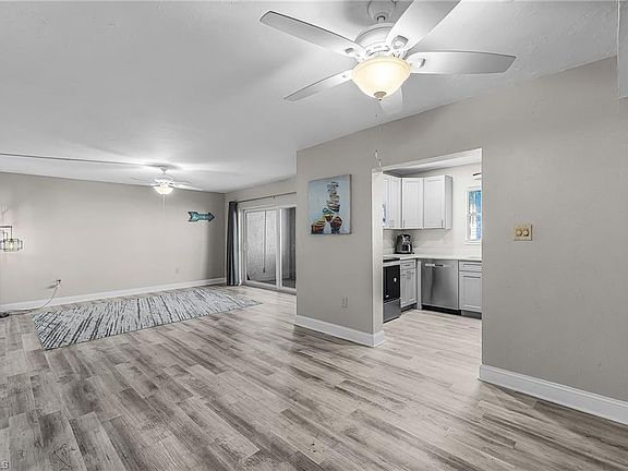 3rd image of 4912 Vincennes ST #108