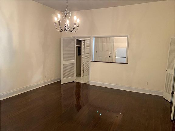 2nd image of 2700 Magazine St #1