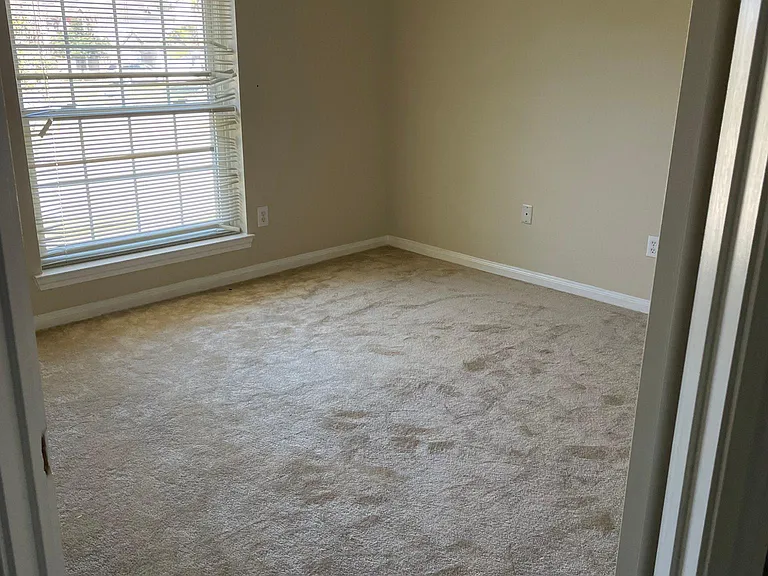 1401 Helmsley Dr — Photo 18