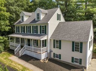 42 Lamprey Village Dr, Epping, NH 03042
