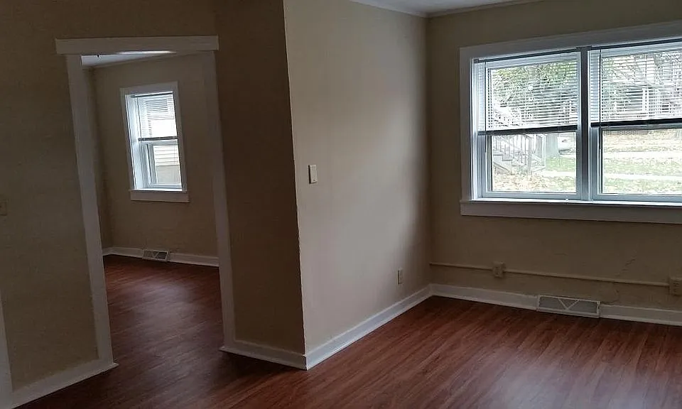 Unit 1- LR, view into BR