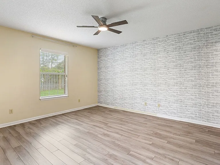 211 Edgewater Rd #36 — Photo 9