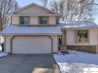 16603 Riggs St, Omaha, NE 68135