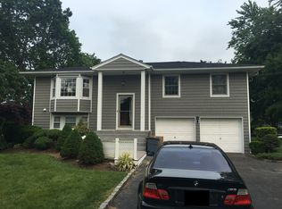 14 Ringler Dr, East Northport, NY 11731