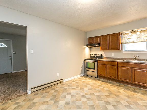 5th image of 606 S Central Ave
