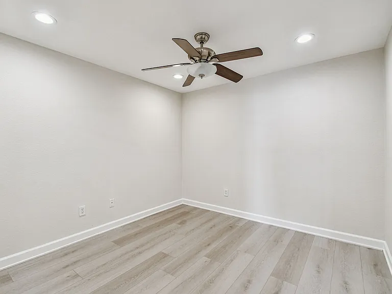 24 Adalia Ave — Photo 53