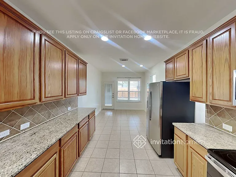 17247 Marquette Point Ln — Photo 11