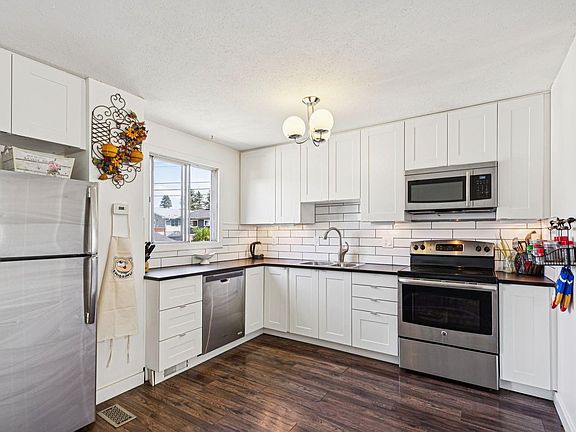 4th image of 3556 33rd St SE