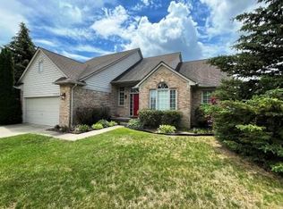 3360 Paddington Ct, Rochester Hills, MI 48309