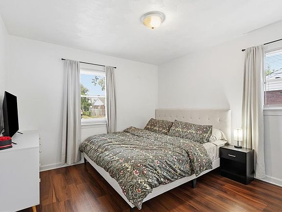 4th image of 5417 Douglas St