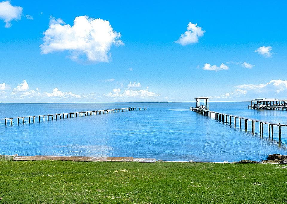 1st image of 2660 1/2 E Bayshore Dr
