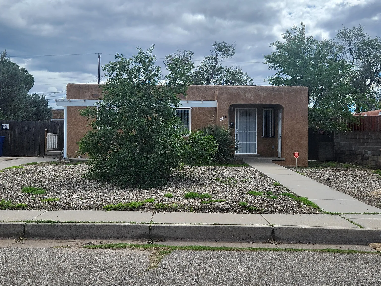 2 bed, 1.0 bath, 900 sqft, $1,600 — Photo 2