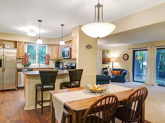 5th image of 7410 Shadowbrook Ct SE