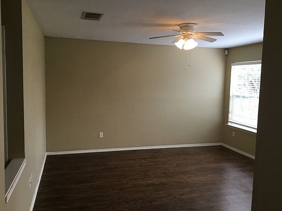 3rd image of 230 Masonwood Dr