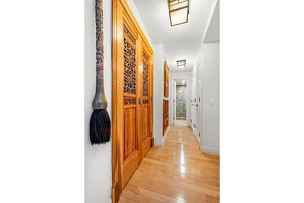 Sold by Coldwell Banker Warburg | media 4