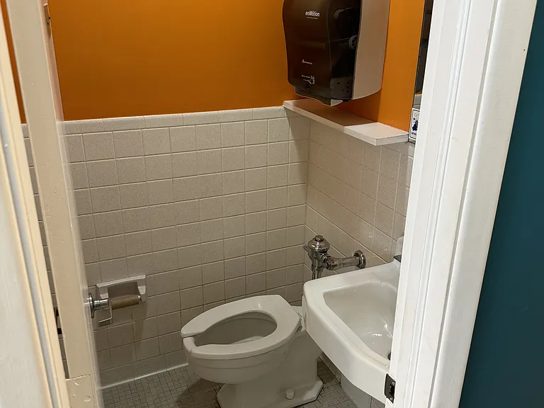 413 Vardry St #2A — Photo 6