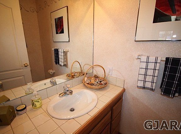 5th image of 2397 Mariposa Dr