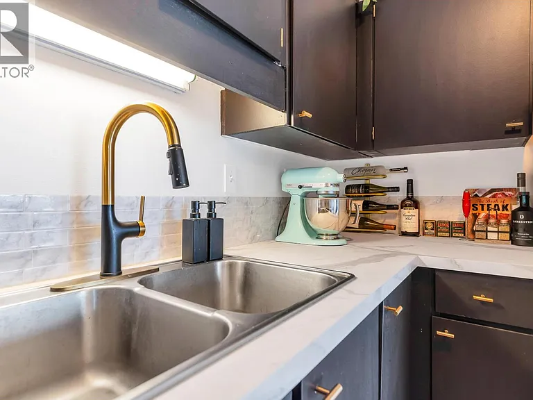2055 Suffolk Ave #30 — Photo 11
