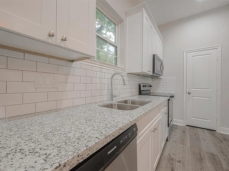 2528 S Texas Ave #A — Photo 18