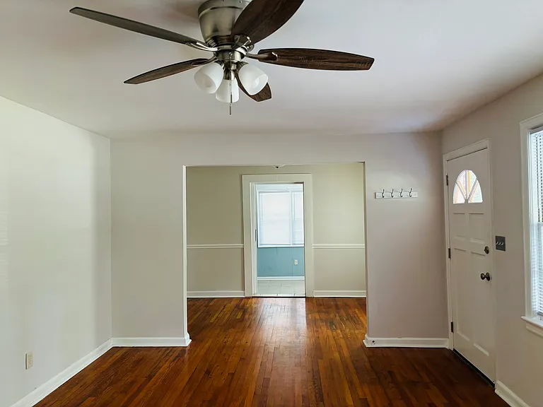 2502 Woodridge Dr — Photo 8