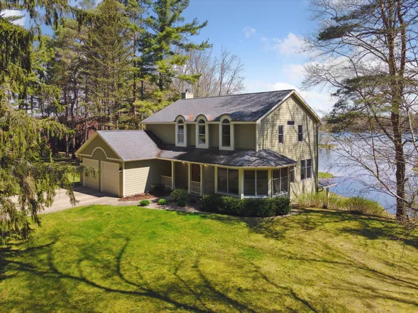 8872 Hidden Harbor Dr, Rodney, MI 49342