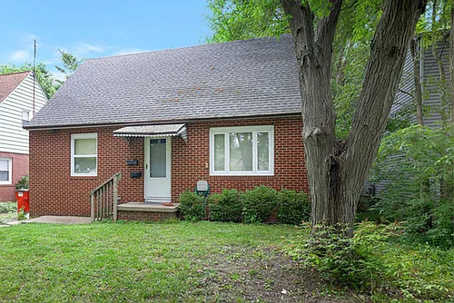1612 W University Ave Photo 1