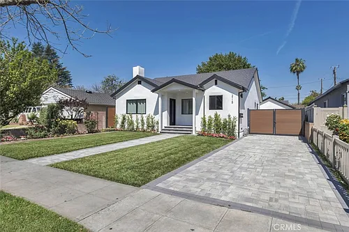 2115 W Clark Ave Photo 1