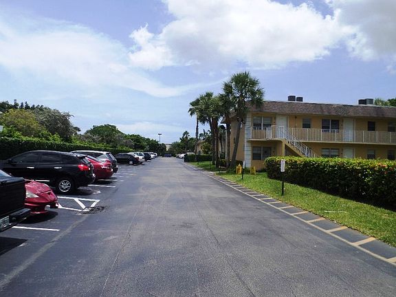 3rd image of 5186 NE 6th Ave APT 703