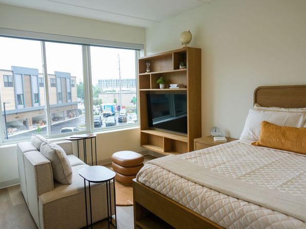 2132 Stokes Blvd #403