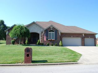 1910 Winged Foot Dr, Nixa, MO 65714