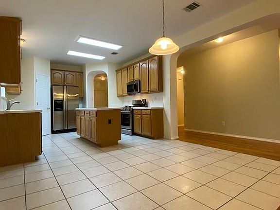 4th image of 17217 Sandwick Dr