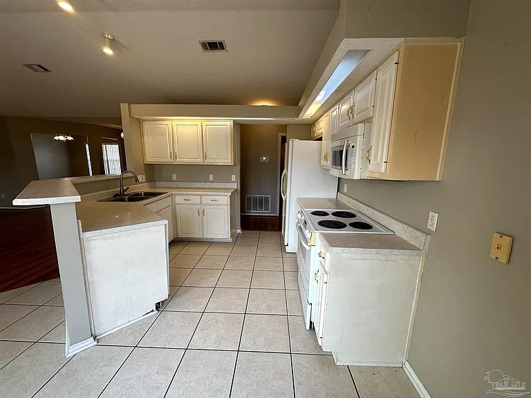 1436 Cacao Ln — Photo 8