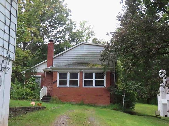 2nd image of 113 Loretta Ln