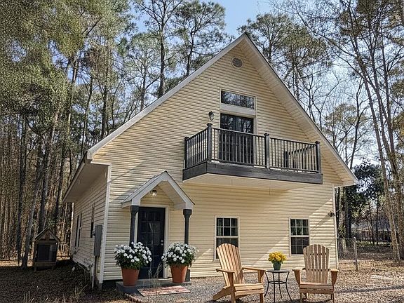 2nd image of 1024 Walnut St