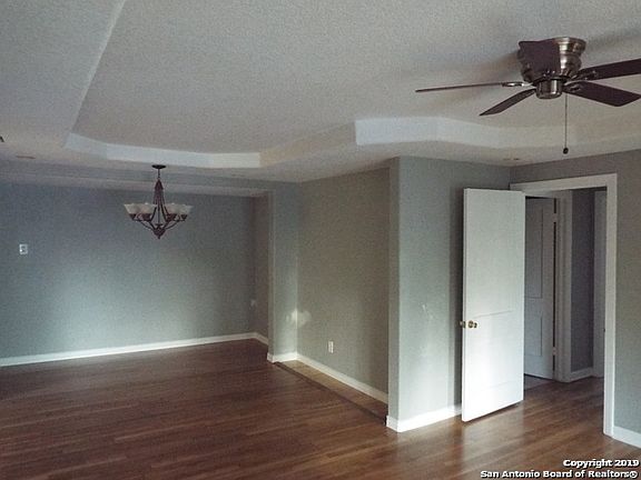 3rd image of 826 Everest Ave