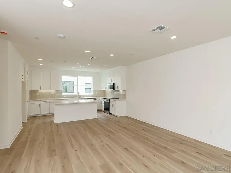 2564 Delphinium Ln — Photo 27