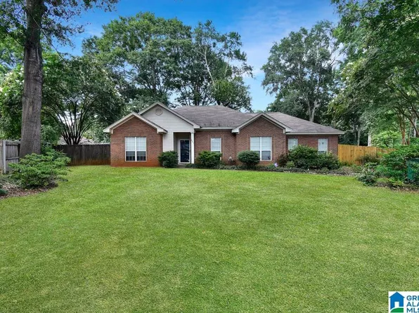 523 Spring Hollow Dr, Deatsville, AL 36022