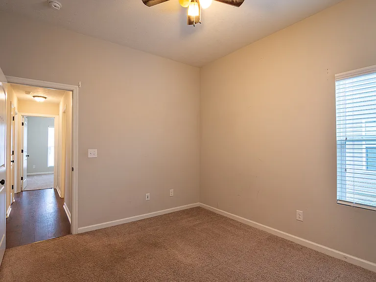 3237 Alexandria Dr — Photo 11